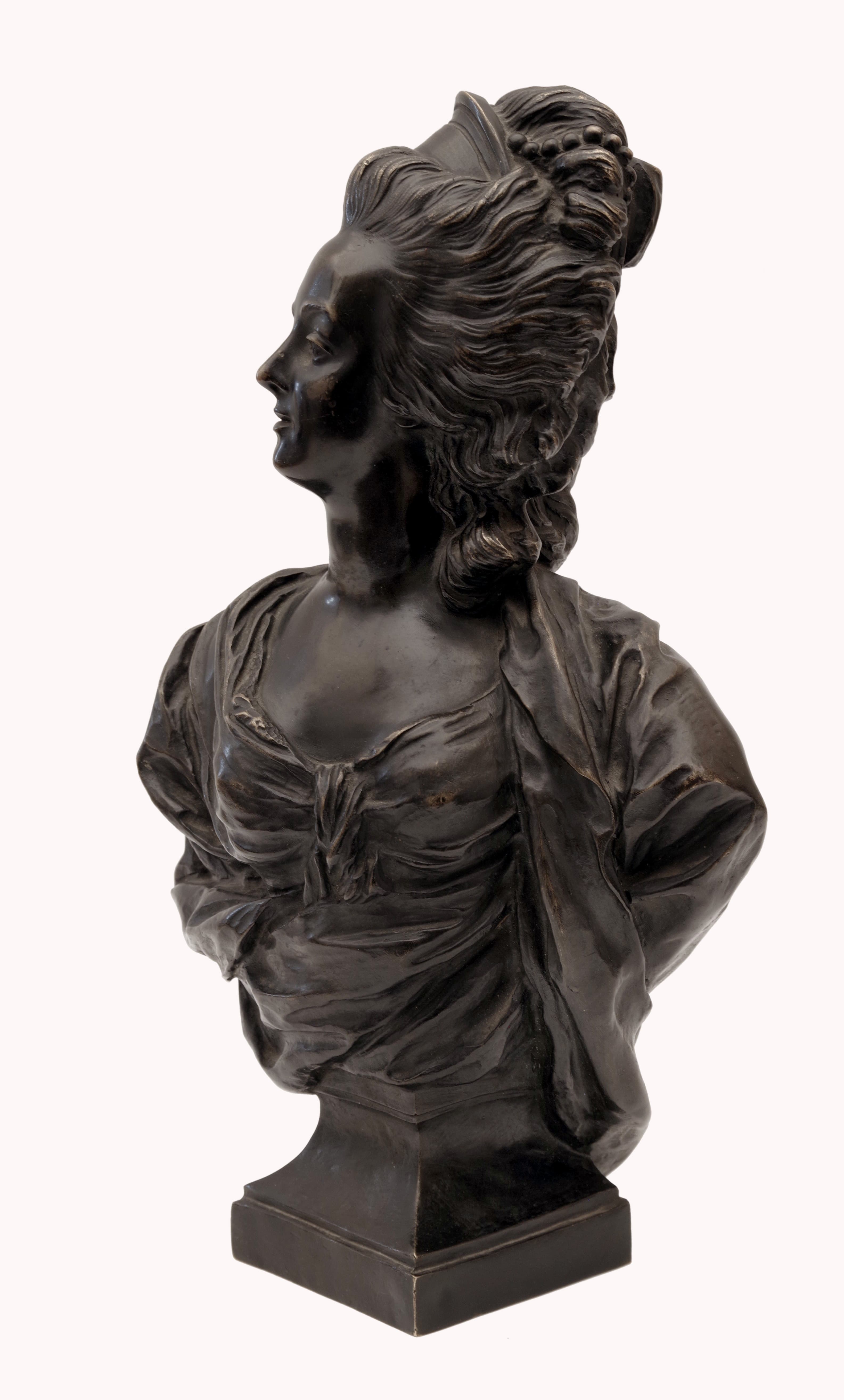 Busta Marie Antonietty, Augustin Pajou — 2