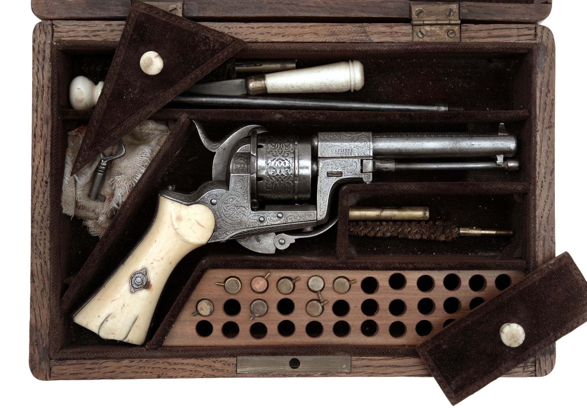 Revolver na kolíčkové náboje, Adrien Pliers — 2