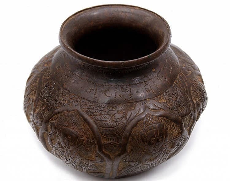 Tepaná váza — 3