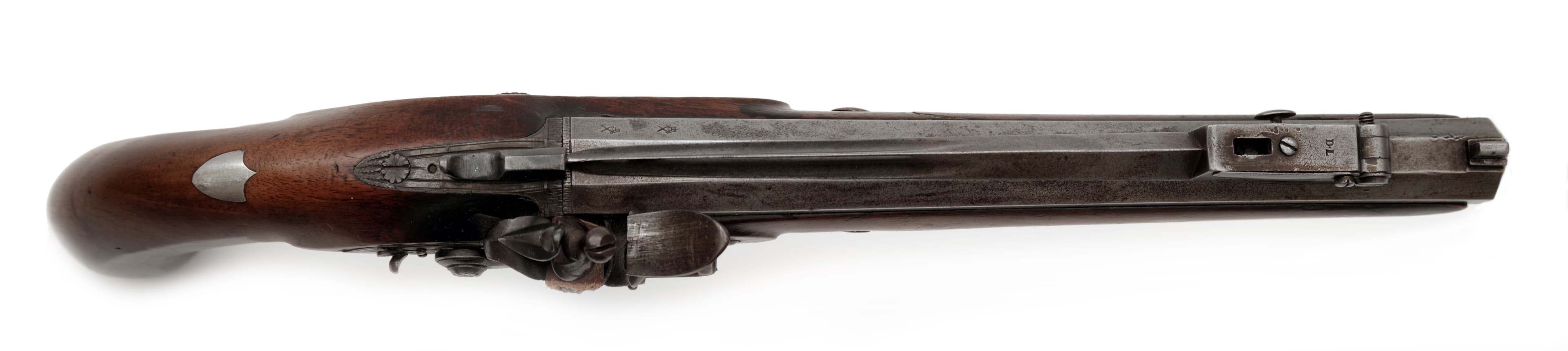 Křesadlová důstojnická pistole se sklopným bodákem v kazetě — 7